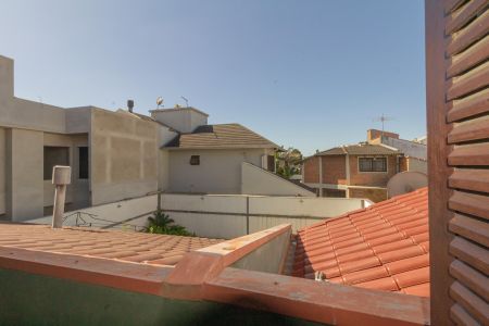 Casa à venda com 310m², 4 quartos e 4 vagas Casa à venda com 310m², 4 quartos e 4 vagasVista do Quarto 3