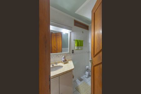 Casa à venda com 310m², 4 quartos e 4 vagas Casa à venda com 310m², 4 quartos e 4 vagasLavabo