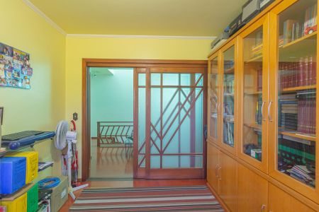 Casa à venda com 310m², 4 quartos e 4 vagas Casa à venda com 310m², 4 quartos e 4 vagasQuarto 1