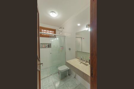 Casa à venda com 310m², 4 quartos e 4 vagas Casa à venda com 310m², 4 quartos e 4 vagasBanheiro Social