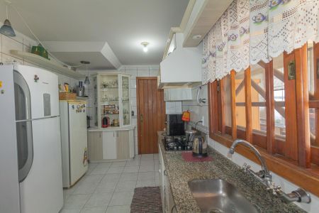 Casa à venda com 310m², 4 quartos e 4 vagas Casa à venda com 310m², 4 quartos e 4 vagasCozinha