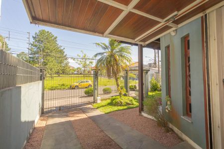 Casa à venda com 310m², 4 quartos e 4 vagas Casa à venda com 310m², 4 quartos e 4 vagasGaragem