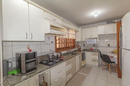 Casa à venda com 310m², 4 quartos e 4 vagas Casa à venda com 310m², 4 quartos e 4 vagasCozinha