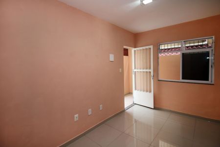 Sala de casa à venda com 1 quarto, 55m² em Brás de Pina, Rio de Janeiro