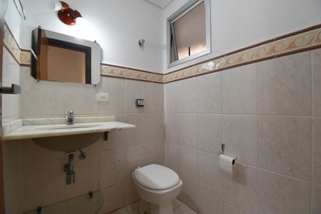 Casa de condomínio para alugar com 210m², 3 quartos e 2 vagasLavabo