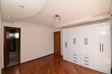 Casa de condomínio para alugar com 210m², 3 quartos e 2 vagasSuíte