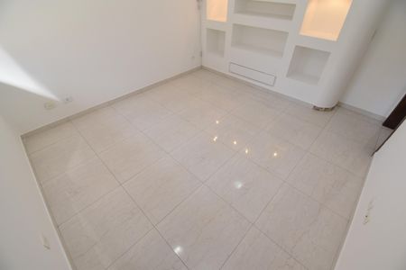 Casa de condomínio para alugar com 210m², 3 quartos e 2 vagasSala