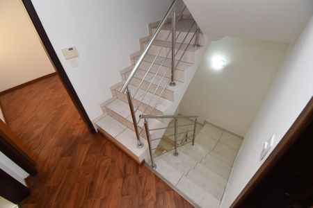 Casa de condomínio para alugar com 210m², 3 quartos e 2 vagasCorredor/Escadas