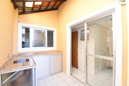 Casa de condomínio para alugar com 210m², 3 quartos e 2 vagasÁrea com Churrasqueira