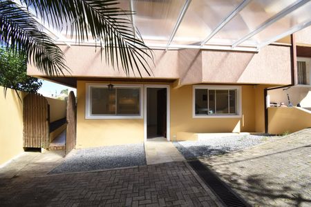 Casa de condomínio para alugar com 210m², 3 quartos e 2 vagasFachada do Sobrado