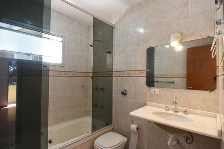 Casa de condomínio para alugar com 210m², 3 quartos e 2 vagasBanheiro da Suíte