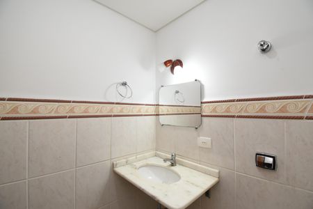 Casa de condomínio para alugar com 210m², 3 quartos e 2 vagasLavabo