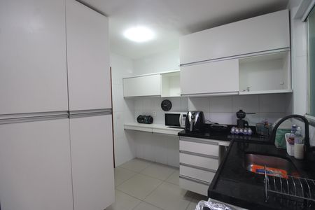 Apartamento à venda com 77m², 2 quartos e 1 vagaCozinha