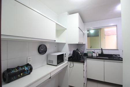Apartamento à venda com 77m², 2 quartos e 1 vagaCozinha