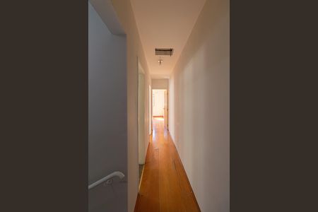 Casa à venda com 137m², 3 quartos e 2 vagasCorredor
