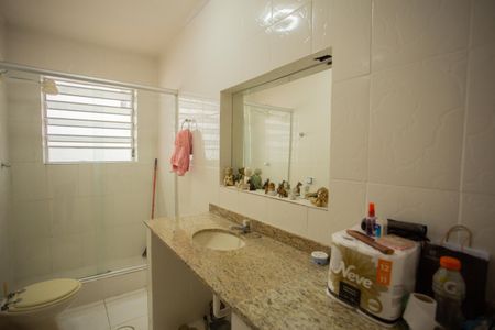 Casa para alugar com 300m², 3 quartos e 2 vagasBanheiro Social