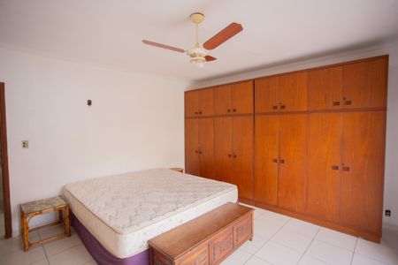 Casa para alugar com 300m², 3 quartos e 2 vagasSuíte