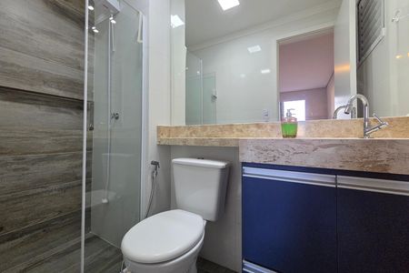 Banheiro da Suíte  de apartamento para alugar com 1 quarto, 70m² em Canto do Forte, Praia Grande