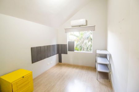 Casa de condomínio à venda com 380m², 4 quartos e 4 vagasSuíte 3