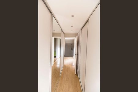 Casa de condomínio à venda com 380m², 4 quartos e 4 vagasCloset da suíte