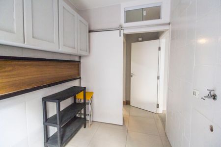 Casa de condomínio à venda com 380m², 4 quartos e 4 vagasÁrea de Serviço