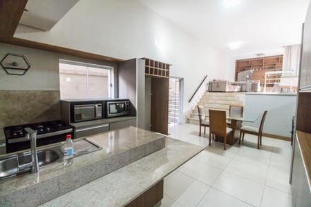 Casa de condomínio à venda com 380m², 4 quartos e 4 vagasCozinha