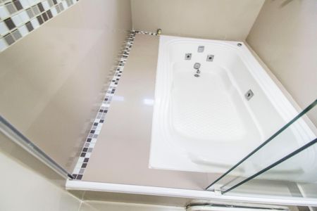 Casa de condomínio à venda com 380m², 4 quartos e 4 vagasBanheiro da Suíte 3