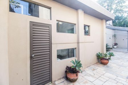 Casa de condomínio à venda com 380m², 4 quartos e 4 vagasQuintal