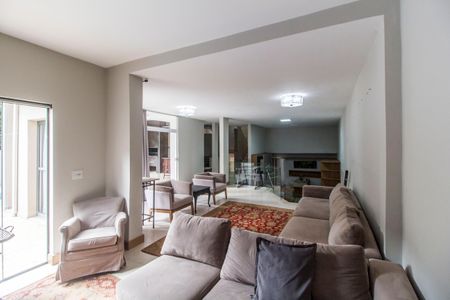 Casa de condomínio à venda com 380m², 4 quartos e 4 vagasSala