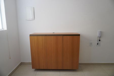 Sala de casa de condomínio para alugar com 1 quarto, 37m² em Vila Carmosina, São Paulo