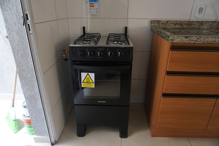 Cozinha de casa de condomínio para alugar com 1 quarto, 37m² em Vila Carmosina, São Paulo
