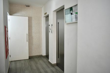 Apartamento à venda com 79m², 2 quartos e 1 vagaHall de entrada