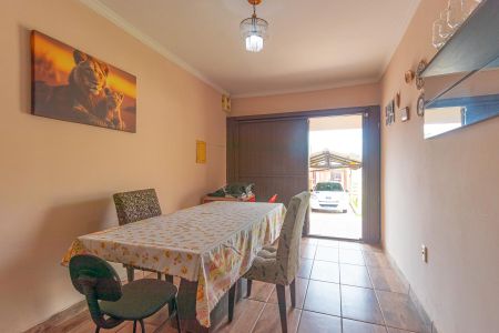 Casa à venda com 230m², 4 quartos e 1 vaga Casa à venda com 230m², 4 quartos e 1 vagaSala de Jantar