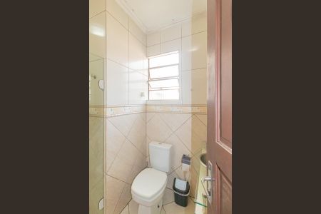 Casa à venda com 230m², 4 quartos e 1 vaga Casa à venda com 230m², 4 quartos e 1 vagaBanheiro Social