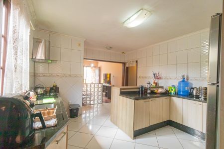 Casa à venda com 230m², 4 quartos e 1 vaga Casa à venda com 230m², 4 quartos e 1 vagaCozinha
