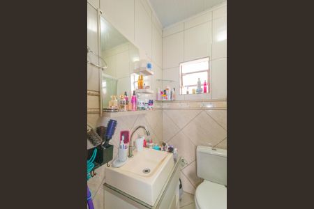 Casa à venda com 230m², 4 quartos e 1 vaga Casa à venda com 230m², 4 quartos e 1 vagaBanheiro da Suíte