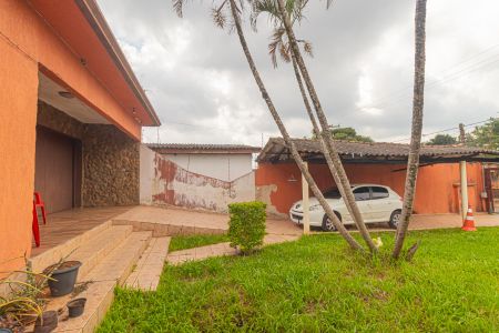 Casa à venda com 230m², 4 quartos e 1 vaga Casa à venda com 230m², 4 quartos e 1 vagaGaragem/jardim