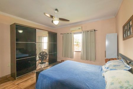 Casa à venda com 230m², 4 quartos e 1 vaga Casa à venda com 230m², 4 quartos e 1 vagaQuarto 1 - Suíte