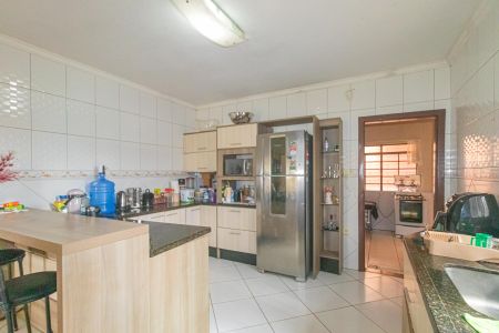 Casa à venda com 230m², 4 quartos e 1 vaga Casa à venda com 230m², 4 quartos e 1 vagaCozinha