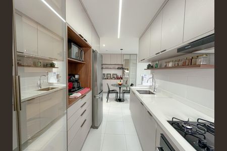 Apartamento à venda com 150m², 3 quartos e 2 vagasCozinha