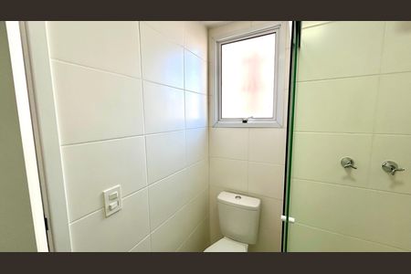 Apartamento à venda com 75m², 3 quartos e 2 vagas Apartamento à venda com 75m², 3 quartos e 2 vagasBanheiro da Suíte