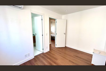 Apartamento à venda com 75m², 3 quartos e 2 vagas Apartamento à venda com 75m², 3 quartos e 2 vagasSuíte