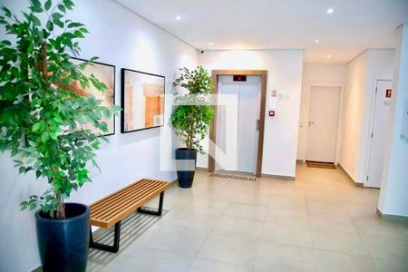 Apartamento à venda com 75m², 3 quartos e 2 vagas Apartamento à venda com 75m², 3 quartos e 2 vagasHall social