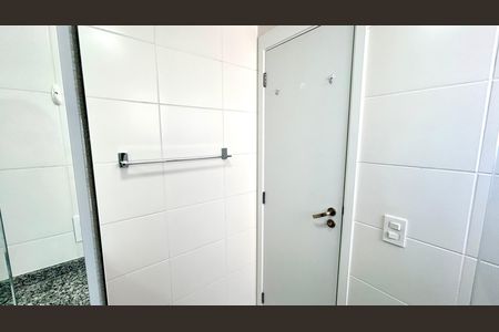 Apartamento à venda com 75m², 3 quartos e 2 vagas Apartamento à venda com 75m², 3 quartos e 2 vagasBanheiro da Suíte