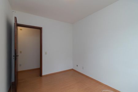 Quarto 1 de apartamento para alugar com 2 quartos, 59m² em Tristeza, Porto Alegre