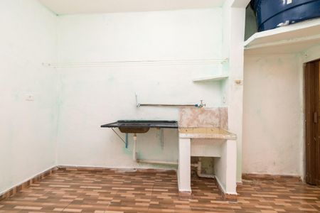 Sala/Cozinha de casa para alugar com 1 quarto, 40m² em Parque dos Bancarios, São Paulo