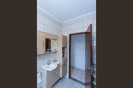 Casa à venda com 142m², 3 quartos e 2 vagasBanheiro social