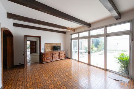 Casa à venda com 800m², 3 quartos e 3 vagas Casa à venda com 800m², 3 quartos e 3 vagasSala 2