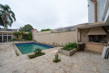Casa à venda com 800m², 3 quartos e 3 vagas Casa à venda com 800m², 3 quartos e 3 vagasChurrasqueira