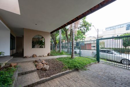 Casa à venda com 800m², 3 quartos e 3 vagas Casa à venda com 800m², 3 quartos e 3 vagasGaragem